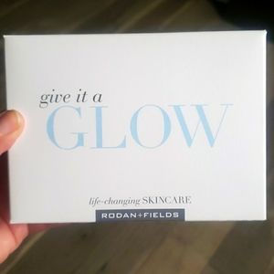 Rodan + Fields redefine give it a glow